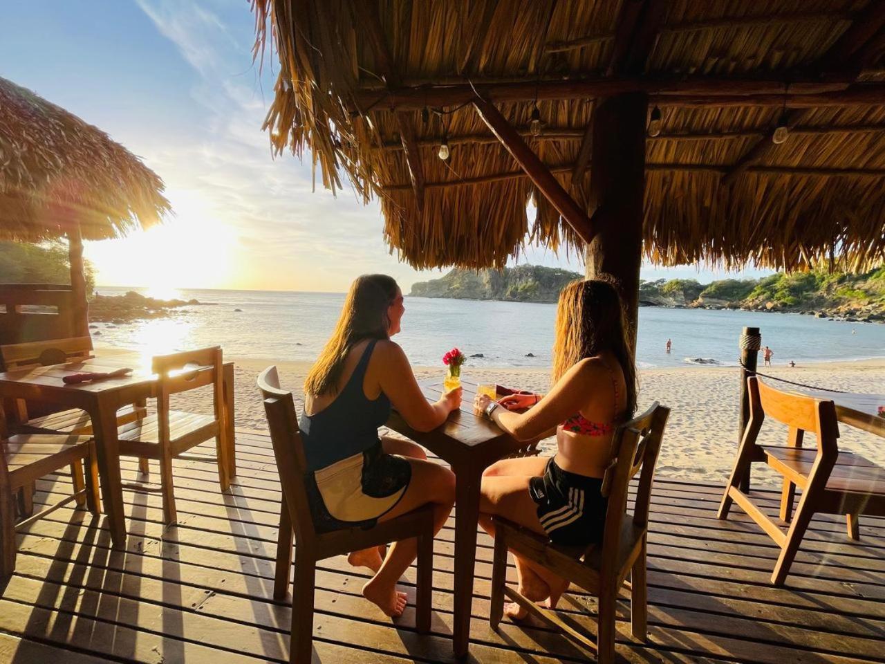 Aqua Oceanfront Hotel Resort El Gigante 外观 照片